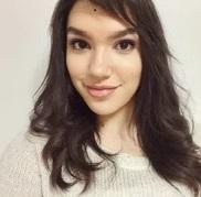 Pretty Presets for Lightroom author Lauren Alexander